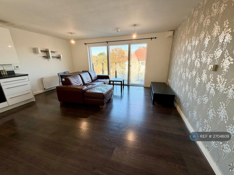 image for 1 bedroom flat in Lampton Avenue, Hounslow, TW3 (1 bed) (#2704609)