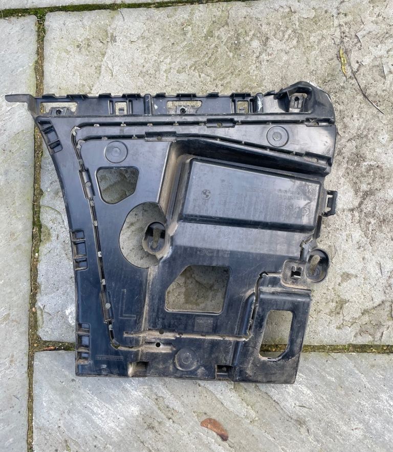 BMW 4 Series F32 F33 F36 Rear Bumper Left Mount Bracket Holder Guide 7285561