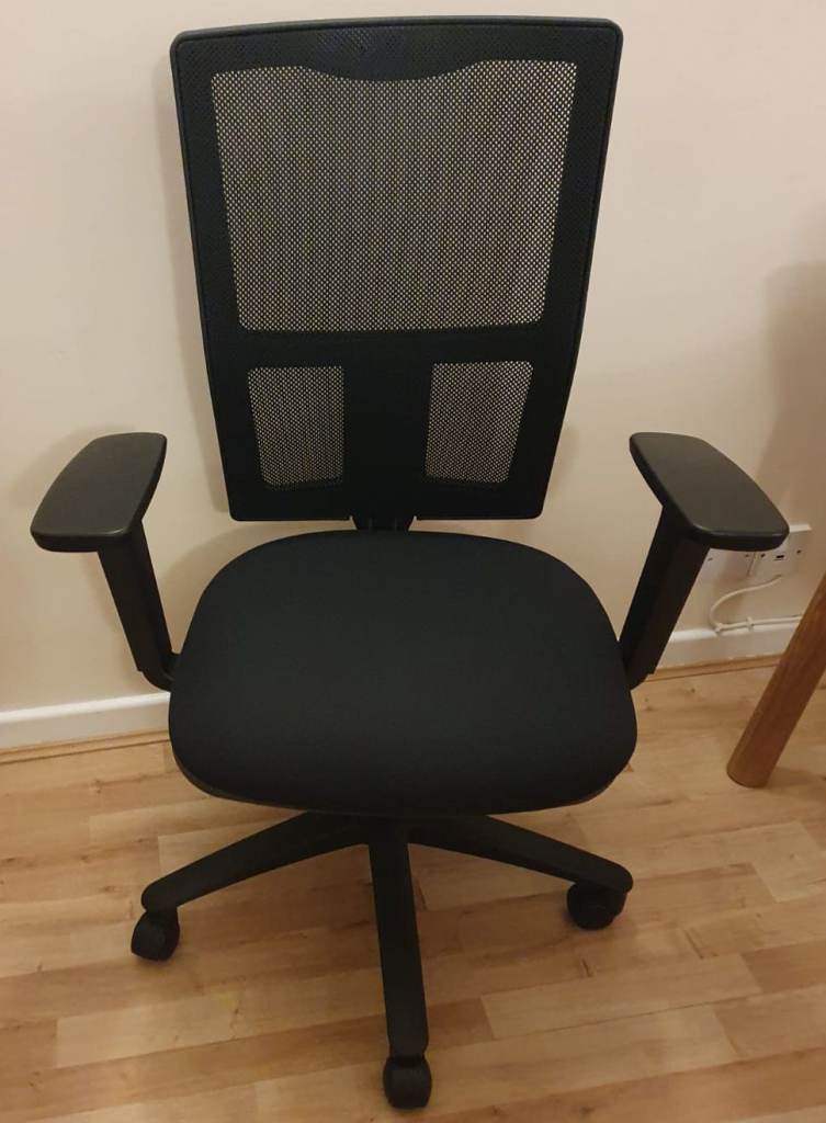 NEW Black Mesh Office Chair 