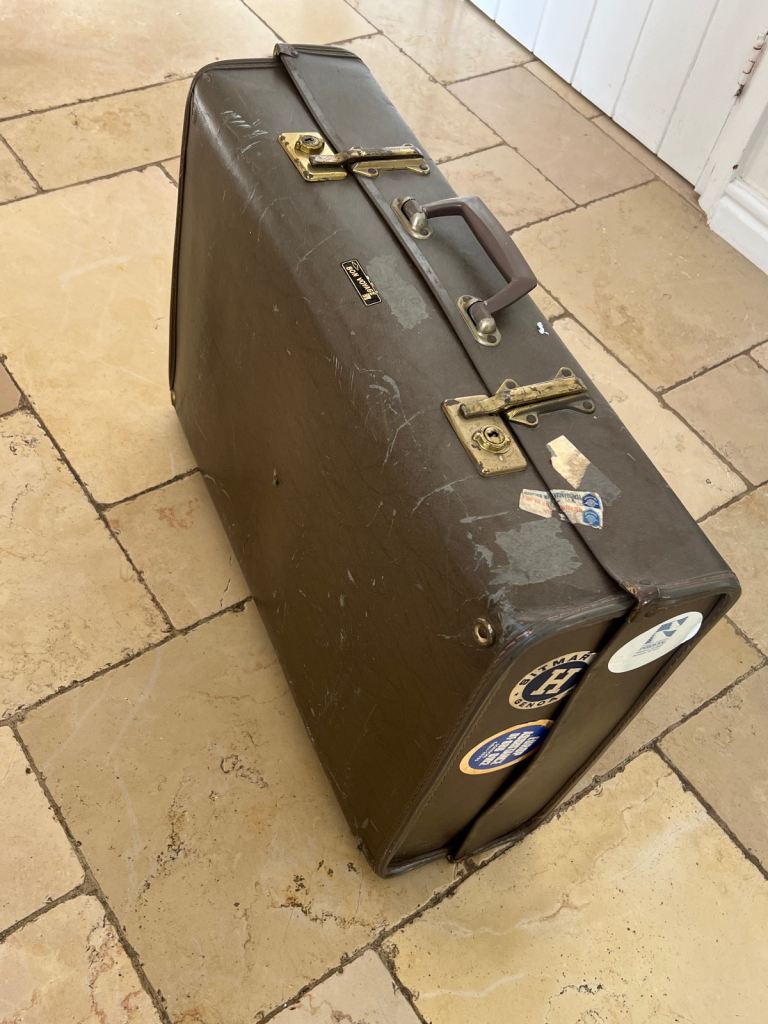 image for Vintage suitcase 