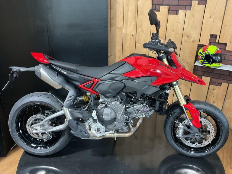 Ducati Hypermotard V2 2026 all new 890cc V Twin Hypermotard! FREE UK DELIVERY!