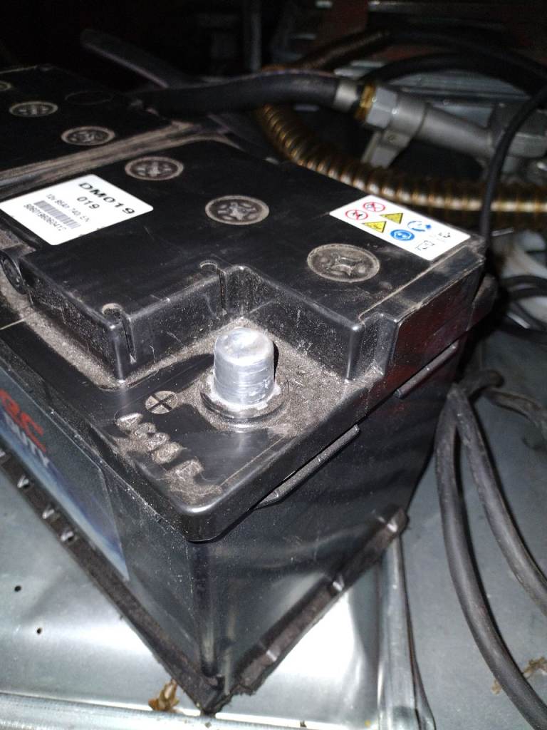 12v 95ah 740 battery like new 2 months old (not AGM)