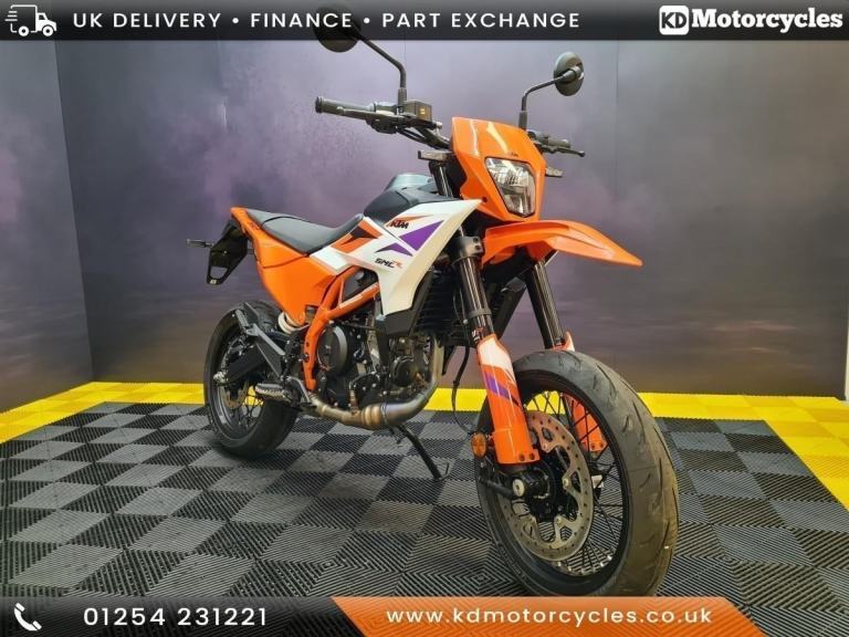 KTM 390 SMC R, 2026, New LC4 engines, low rate finance deals