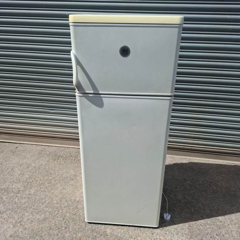 Fridge freezer 