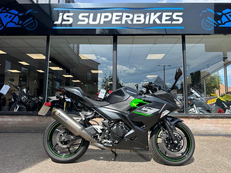 KAWASAKI NINJA 400 PERFORMANCE 2023 - 1226 MILES - ONE OWNER