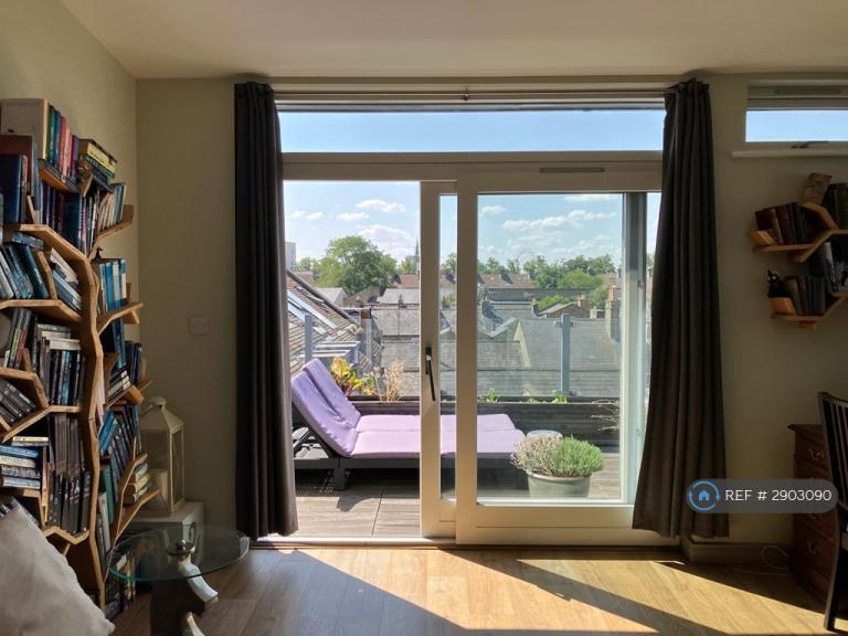 2 bedroom flat in Paradise Street, Cambridge, CB1 (2 bed) (#2903090)