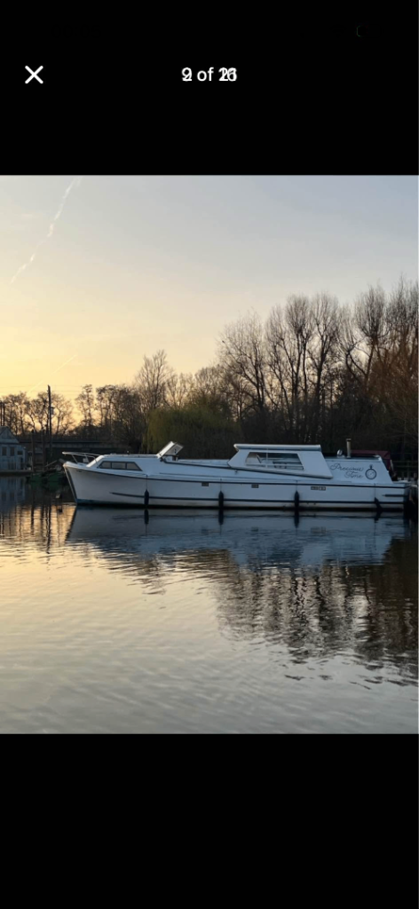 Bourne 40 cruiser boat 🛥️ Rent long-term