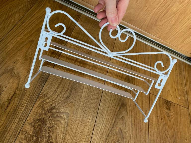 White Metal Nail Polish Stand / Organiser, 3 Tiers, heart design, freestanding or wall mountable