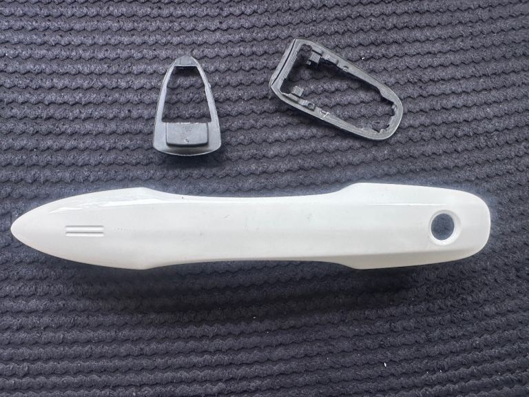 2023 toyota yaris driver door handle 