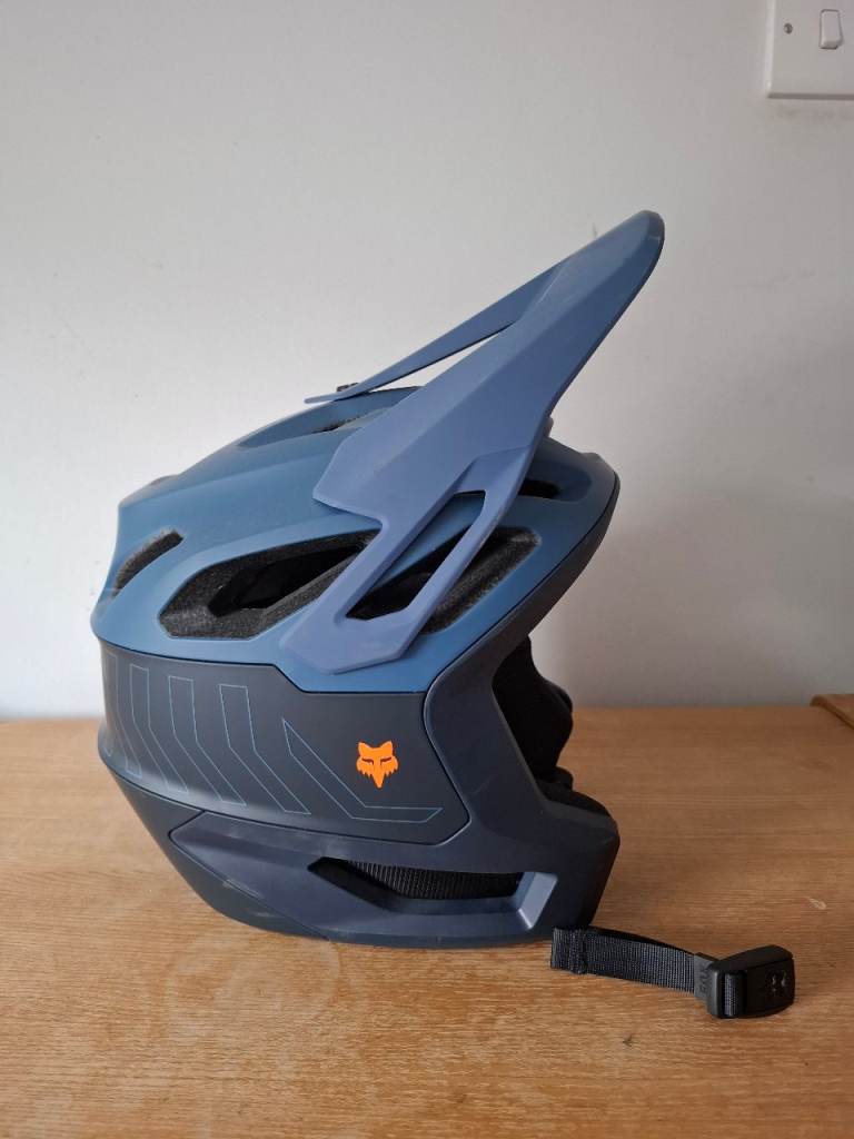 Fox dropframe Mips helmet with fidlock