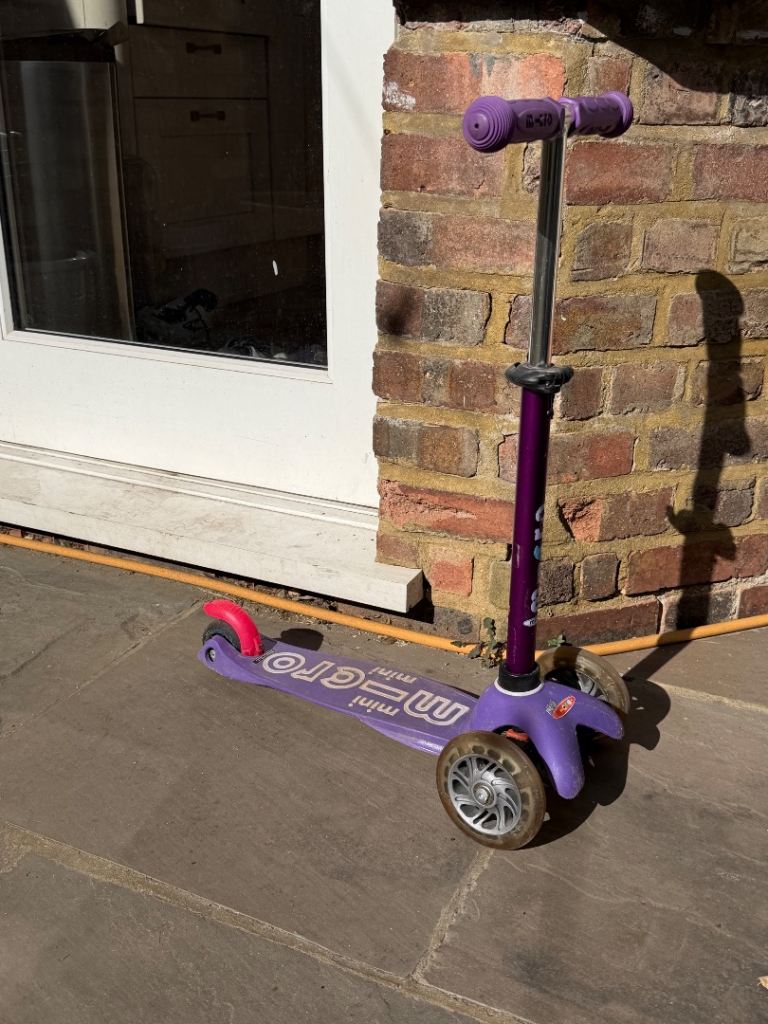 Micro Mini Deluxe LED Scooter - Purple