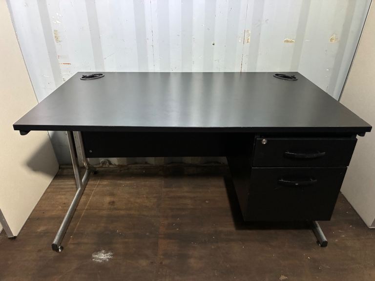 Modern Office Desk with free delivery within Medway
