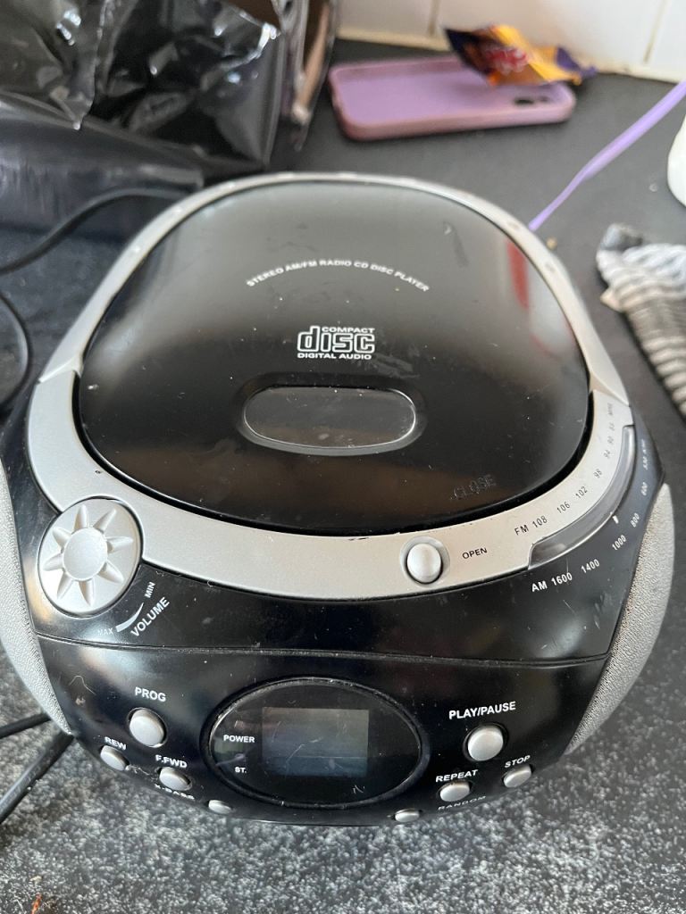 Radio and cd player 
