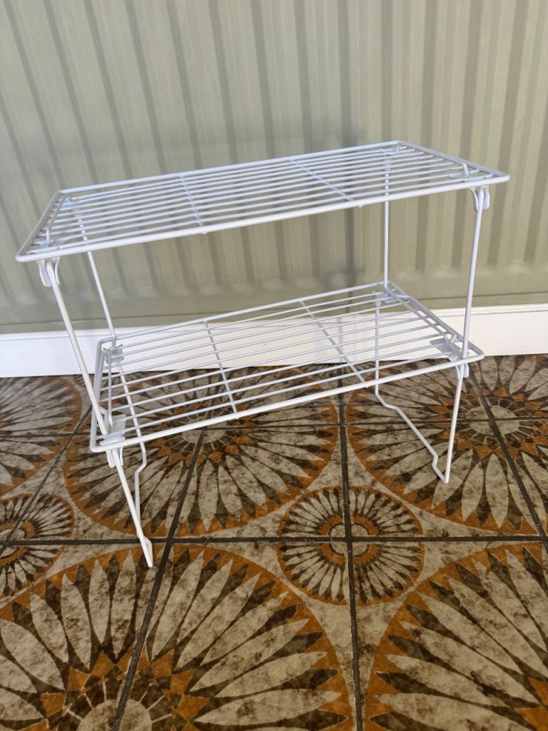 2 x Wire storage racks / stacking