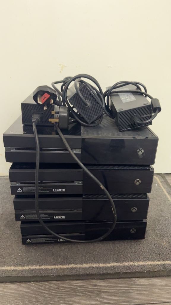 4x Xbox ones 