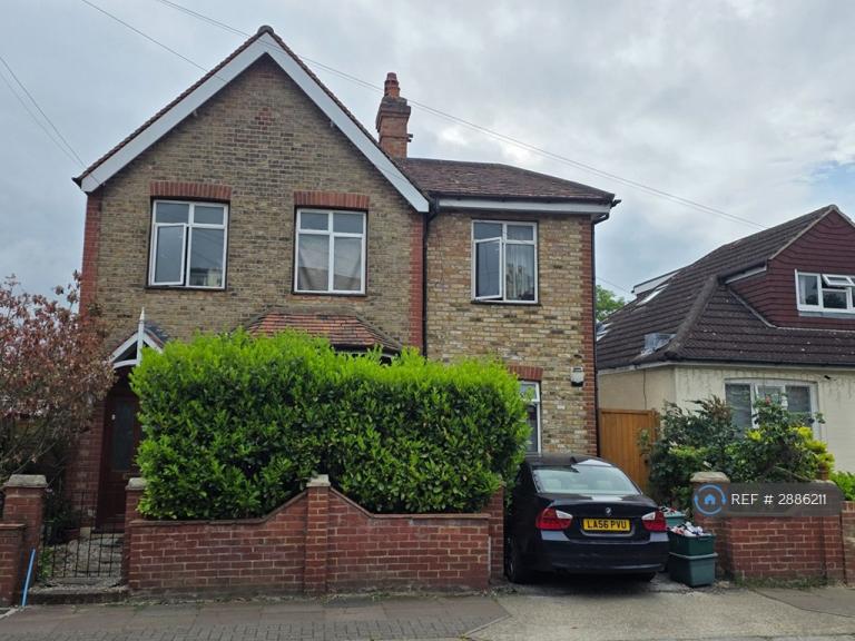 1 bedroom in Lenelby Road, Surbiton, KT6 (#2886211)