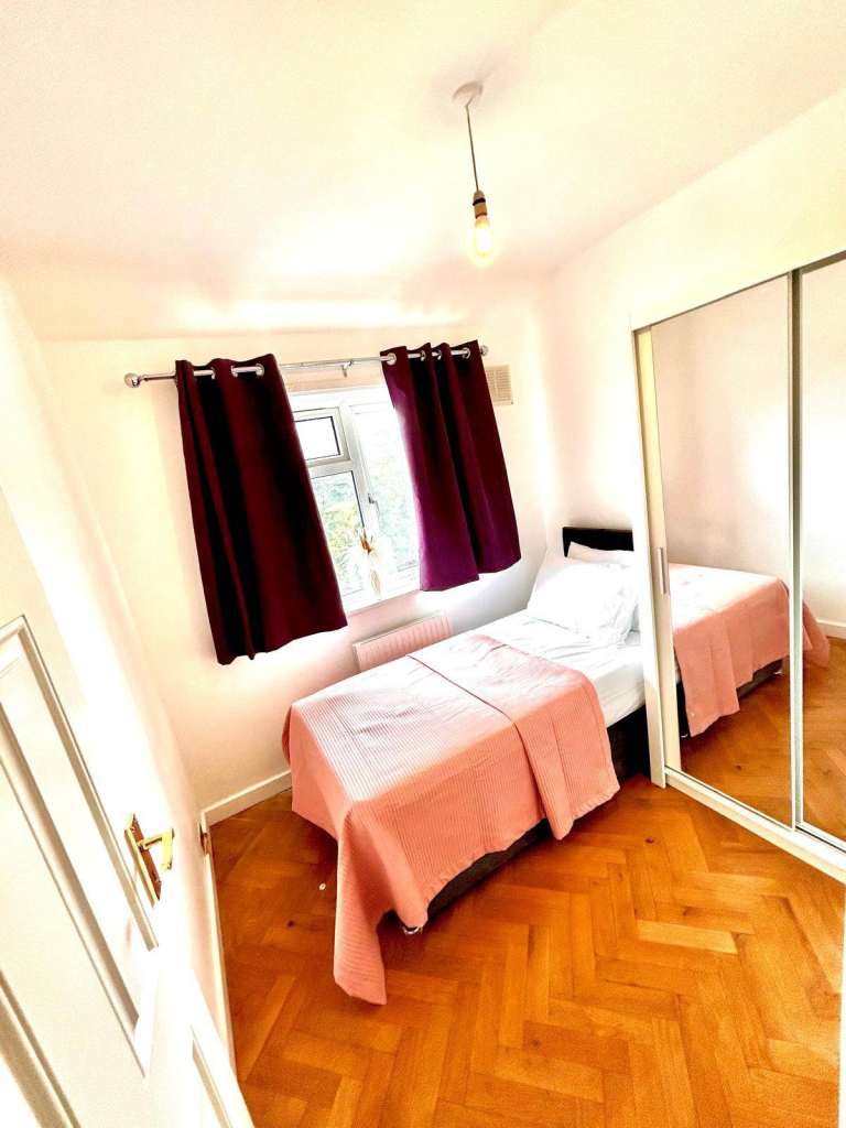 Spacious and Cosy Double Rooms for Rent in - BR1 4NQ