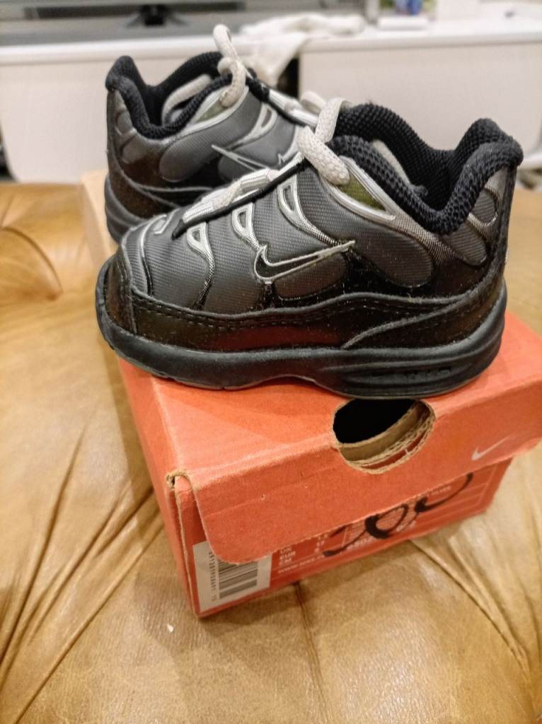 Kids Nike Air Max Plus Size UK1. 5 Vintage Rare Silver Black Retro