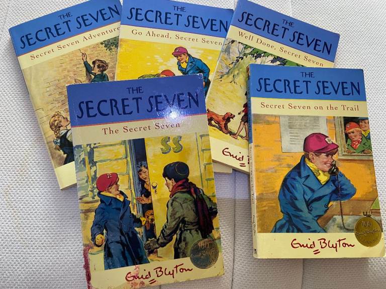The Secret Seven, paperback, 5 in total, good condition, pet & smoke free home