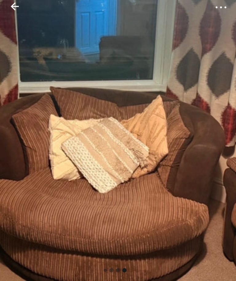 Rotating Cuddle Chair