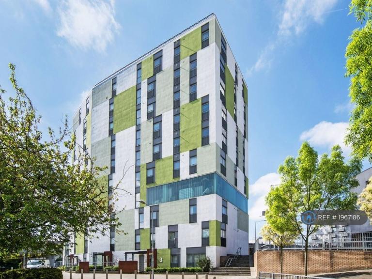 1 bedroom flat in Equinox House, Barking, IG11 (1 bed) (#1967186)