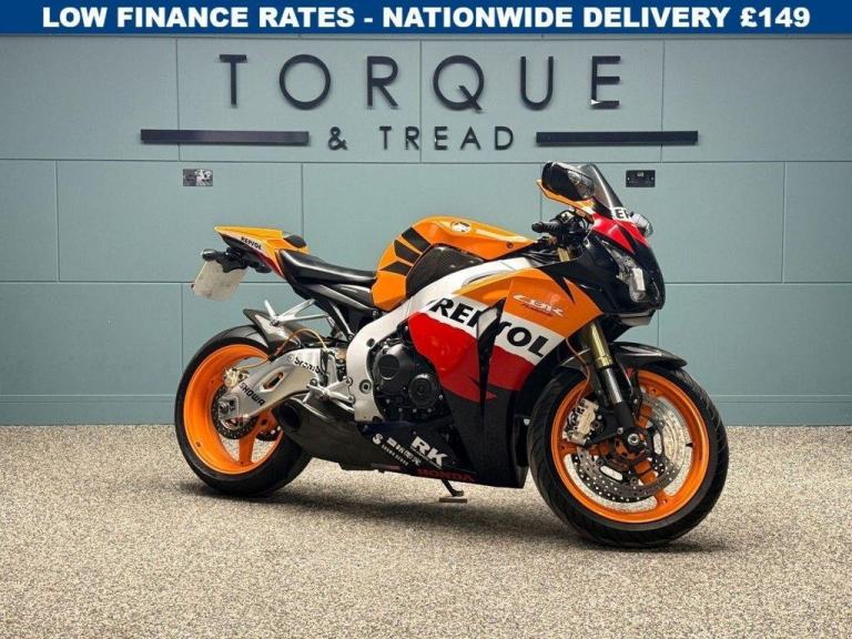 2011 11 HONDA CBR1000RR FIREBLADE REPSOL 999CC - LOW MILES - LOW OWNERS - QS