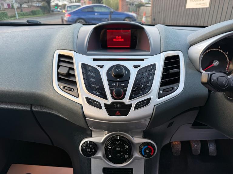 2010 Ford Fiesta 1.25 Zetec 5dr [82] HATCHBACK Petrol Manual