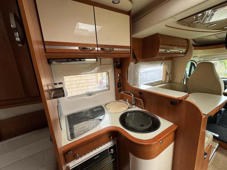 2015 FIAT RAPIDO 7065FF DESIGN MOTORHOME GENUINE 3500 MILES! FULL MOT STUNNING!!