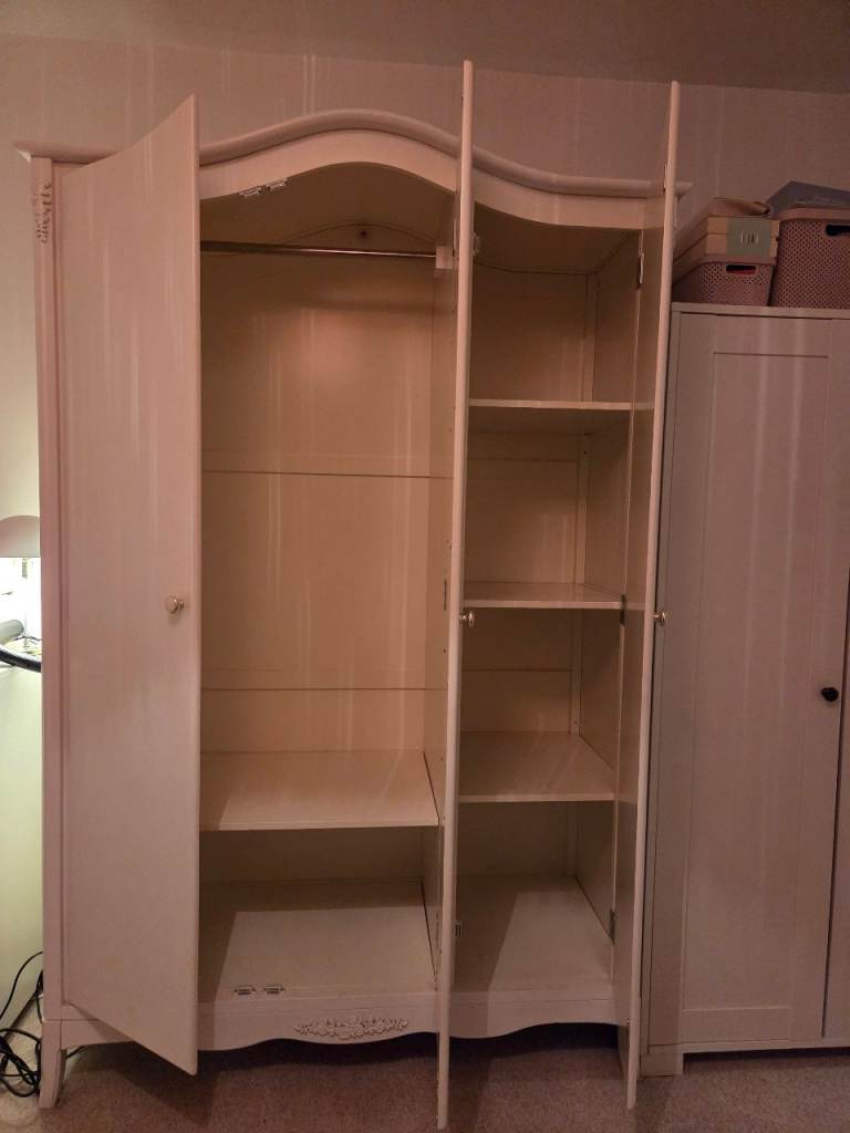Wardrobe 3-door