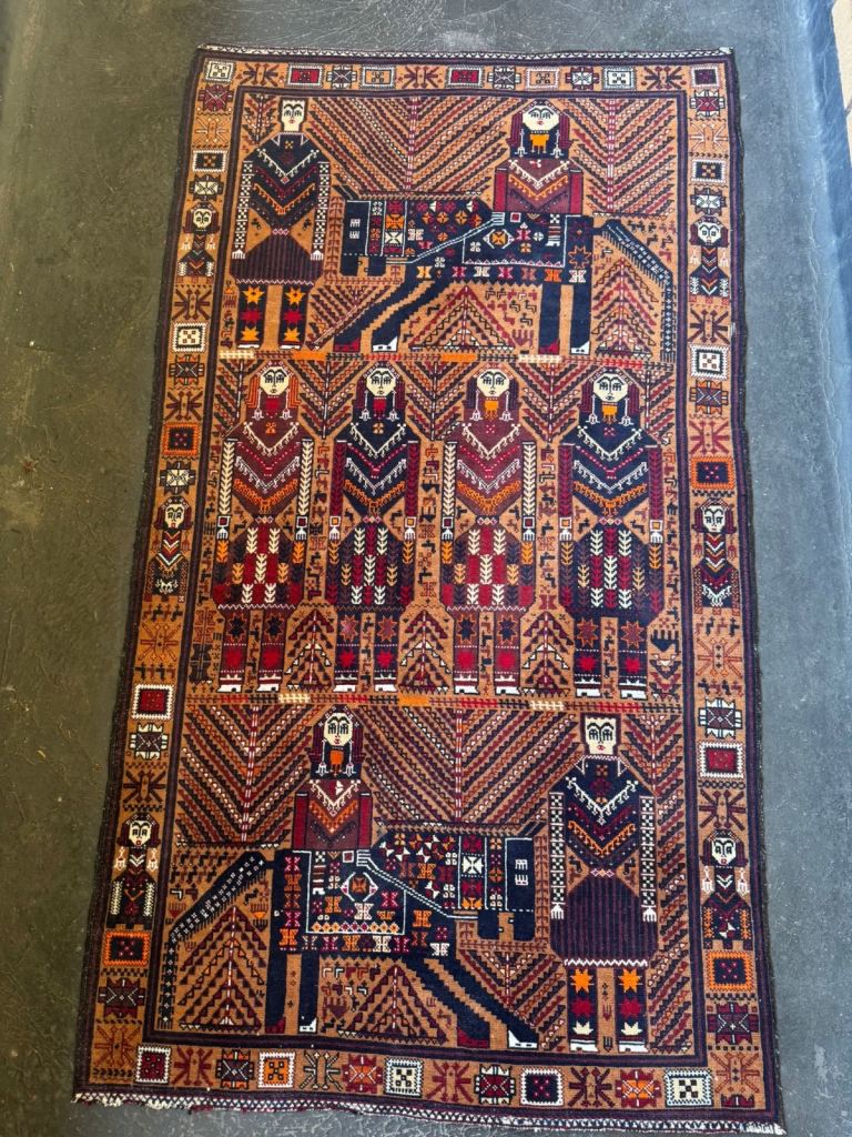 Vintage Persian hand made wool rug. 188 cm x 104 cm. 
