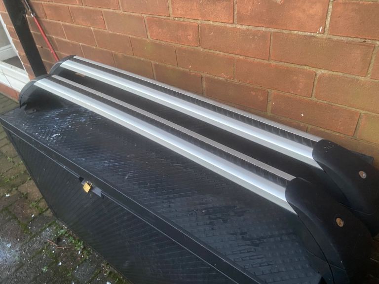 Volvo roof bars 