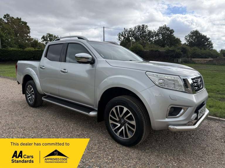 Nissan Navara 2.3 dCi Tekna Auto 4WD Euro 6 4dr Diesel Automatic