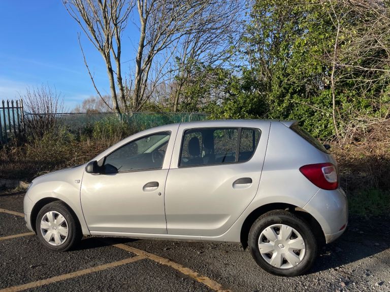DACIA SANDERO 1.2 AMBIANCE 16 REG 5 DOOR SERVICE HISTORY MOT JULY 28TH 2026 LOW INSURANCE 48+MPG 