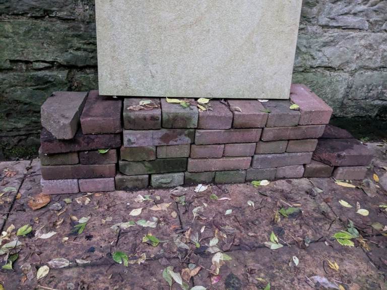 Red Bricks for Garden or Building – Fair Condition