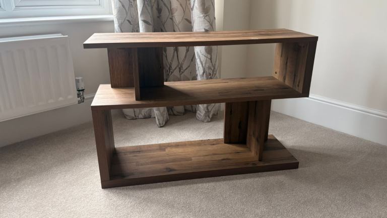Modern Wooden Console Table – Very Good Condition