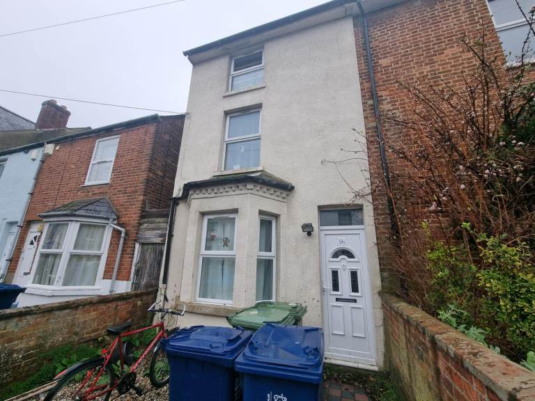 5 Double Bedroom HMO on James Street, Cowley Road, Ox4 1eu£3400pcm 