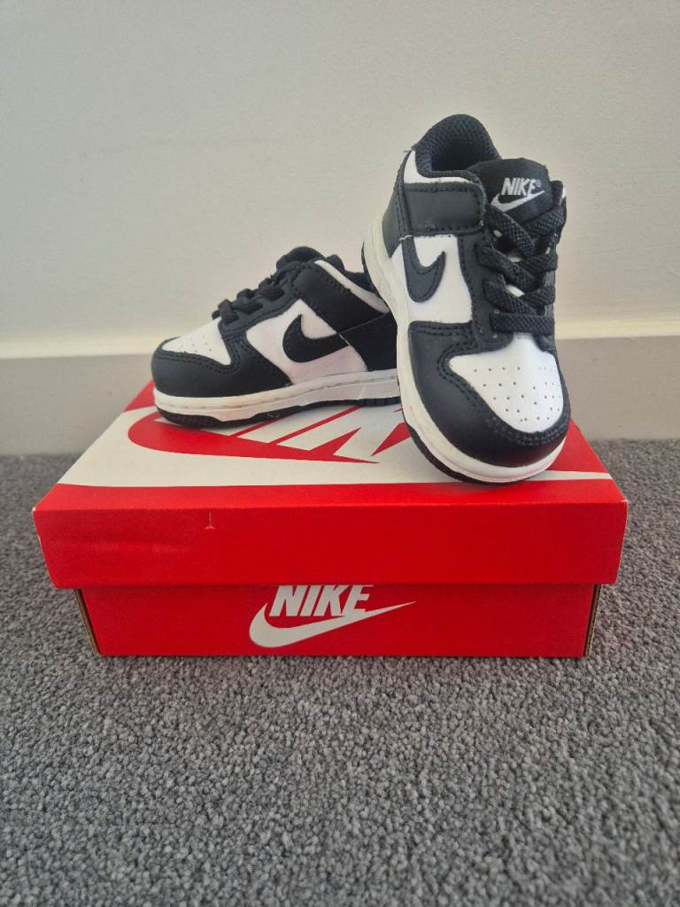 Nike Dunk Low Infant Kids Trainers Sneakers Panda U.K. Size 3.5