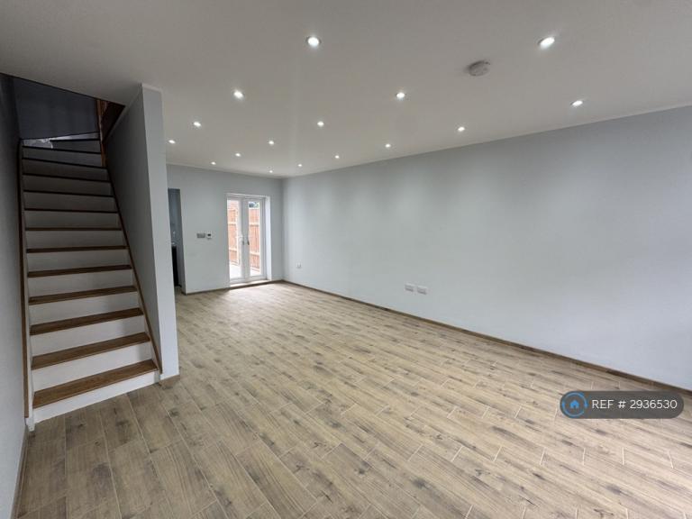 2 bedroom house in Elwyn Road, Bournemouth, BH1 (2 bed) (#2936530)