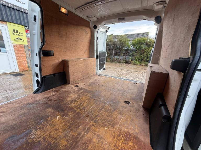 2017 Vauxhall Combo 1.3 CDTi 2300 16v FWD L2 H1 3dr Diesel