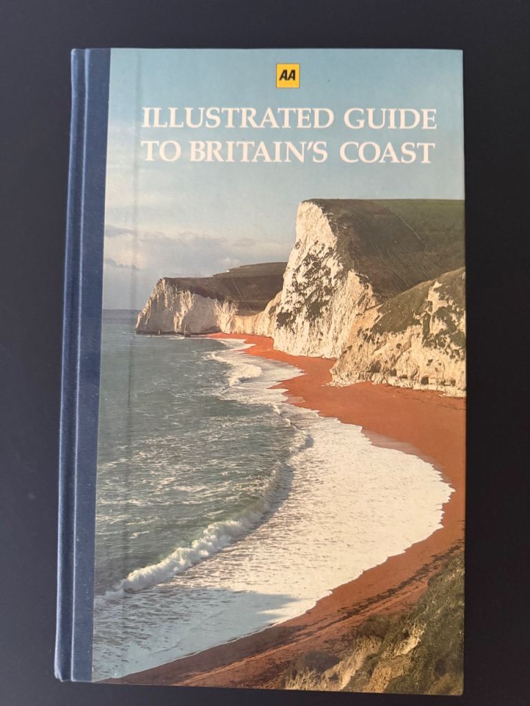 AA Illustrated Guide to Britain's Coast – Good Condition
