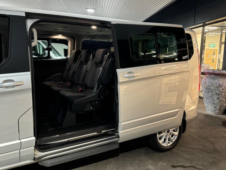 2022 Ford Tourneo Custom 2.0 EcoBlue 130ps L/R 8 Seater Titanium Auto MPV DIESEL Automatic
