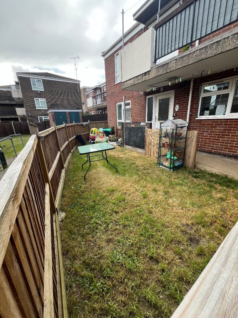 Spacious two bedroom flat *EXCHANGE WANTED* 