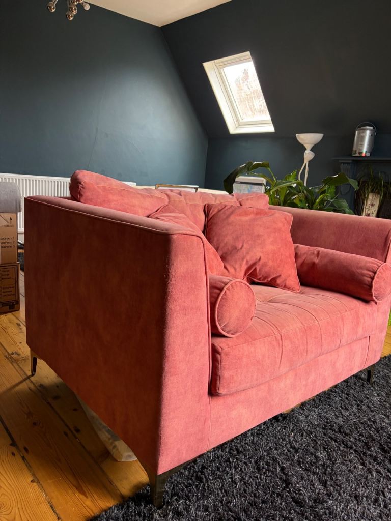 Comfy pink armchair 
