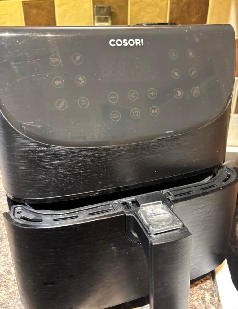 Cosori airfryer hardly used fully Cleaned