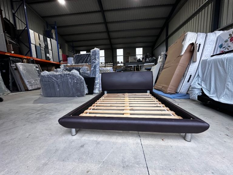Double size Bed 🛌 4-6 