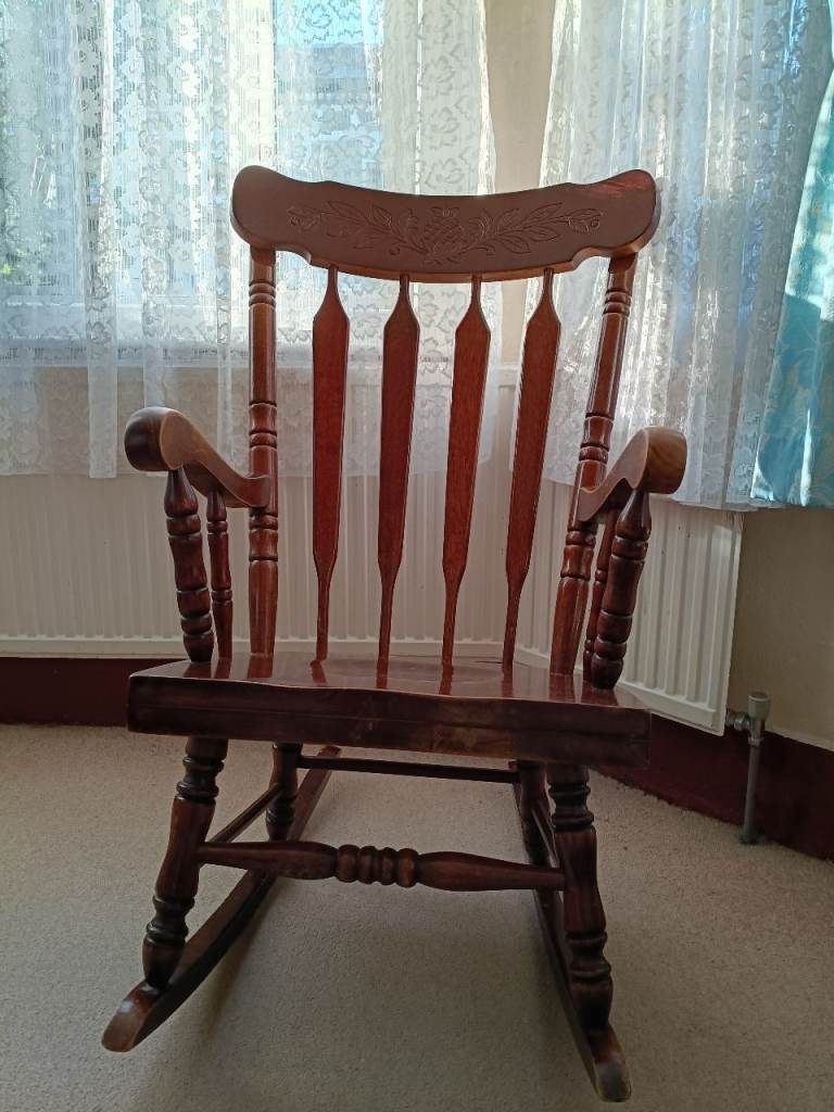 Traditional Wooden Rocking Chair – Good Condition