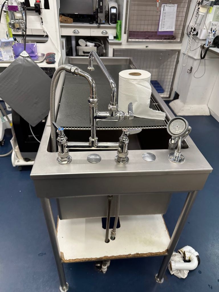 Stainless Steel Dog Grooming / Veterinary Wet Table – £120