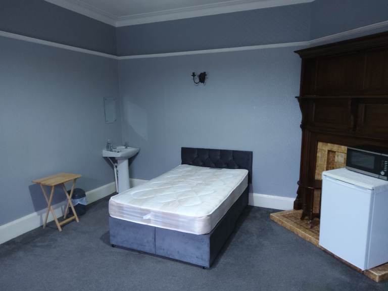 Room in a shared house, DN2 5