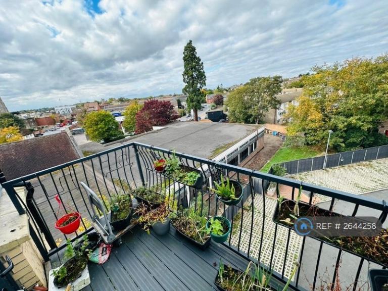 2 bedroom flat in Sudbury, Sudbury, CO10 (2 bed) (#2644258)