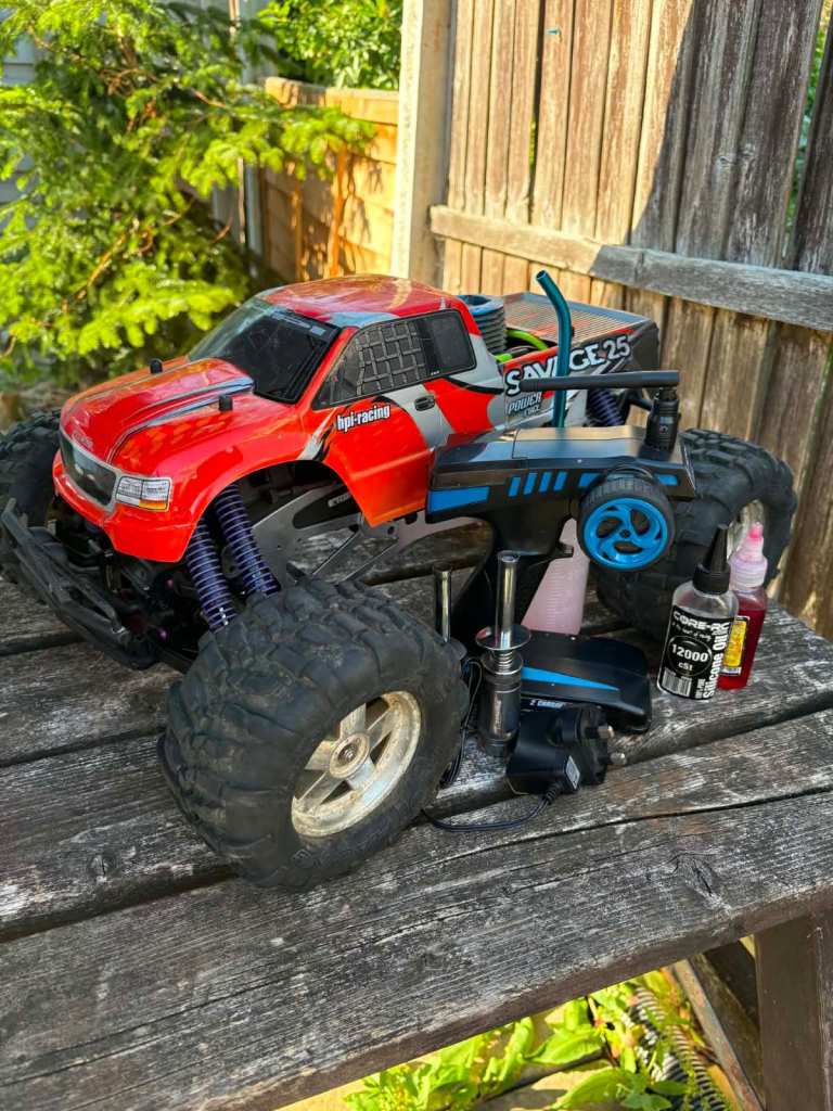rc hpi savage 1/8 nitro monster truck
